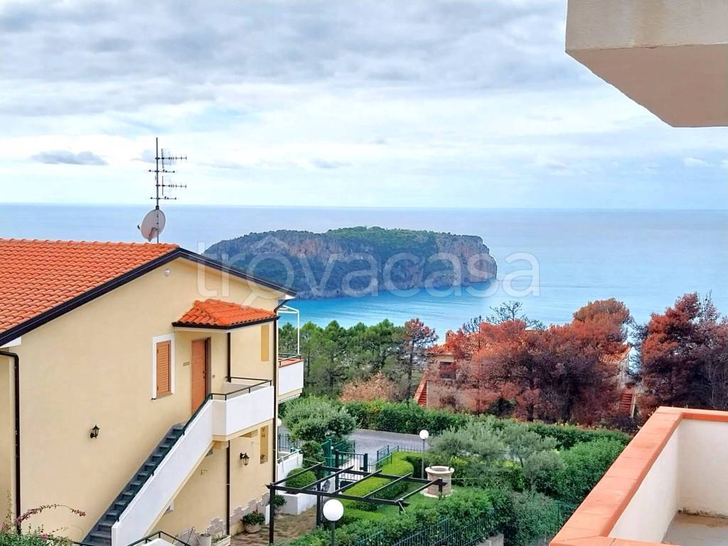 appartamento in vendita a Praia a Mare in zona Foresta
