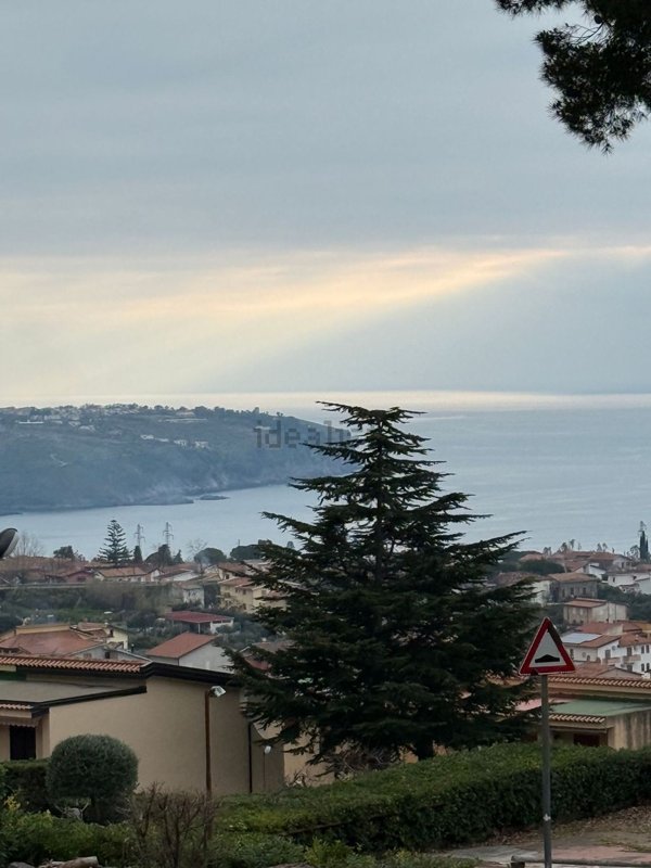 casa indipendente in vendita a Praia a Mare in zona Foresta