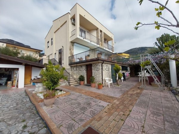 casa indipendente in vendita a Praia a Mare in zona Viscigliosa
