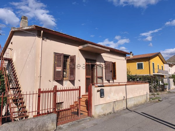 casa indipendente in vendita a Praia a Mare in zona Foresta
