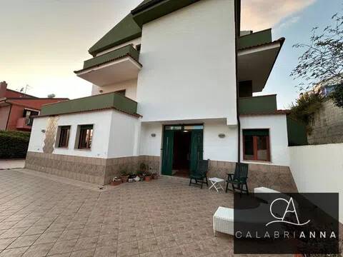 casa indipendente in vendita a Praia a Mare in zona Laccata