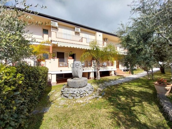 casa indipendente in vendita a Praia a Mare in zona Viscigliosa