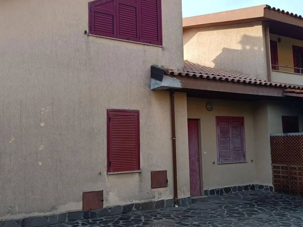 casa indipendente in vendita a Praia a Mare in zona Fortino