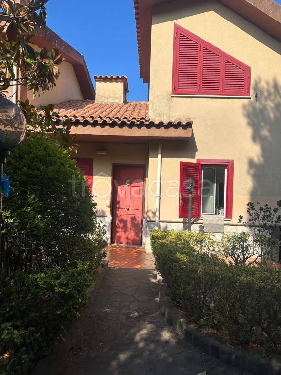 casa indipendente in vendita a Praia a Mare in zona Fortino