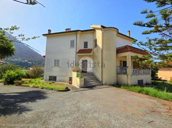 casa indipendente in vendita a Praia a Mare
