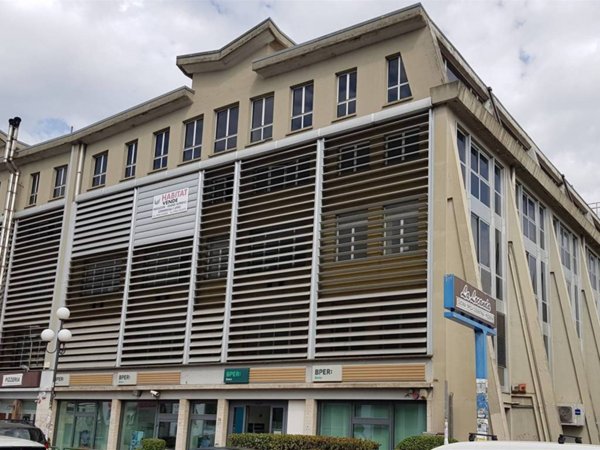 ufficio in vendita a Rende in zona Quattromiglia