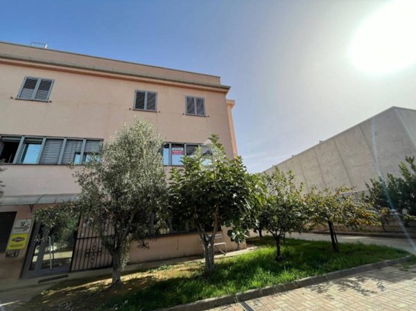 negozio in vendita a Rende in zona Quattromiglia