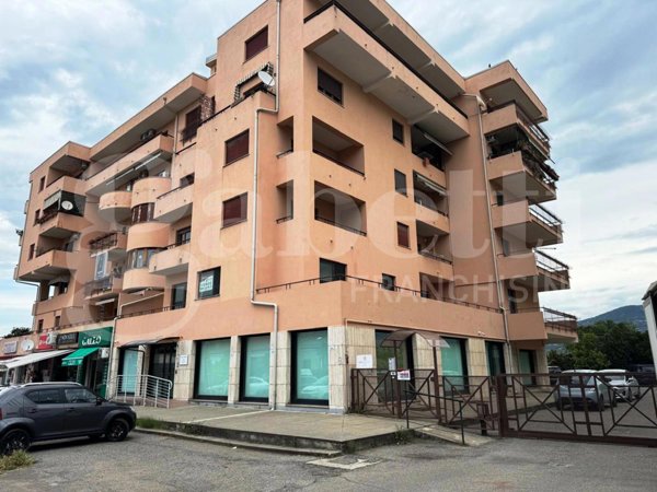 ufficio in vendita a Rende in zona Quattromiglia