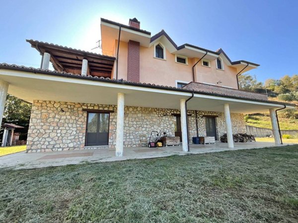 casa indipendente in vendita a Rende
