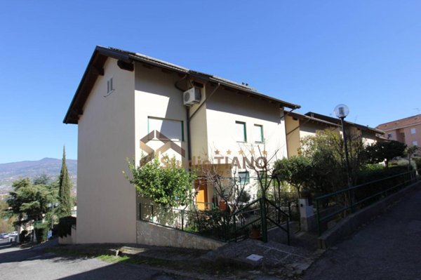 casa indipendente in vendita a Rende in zona Roges