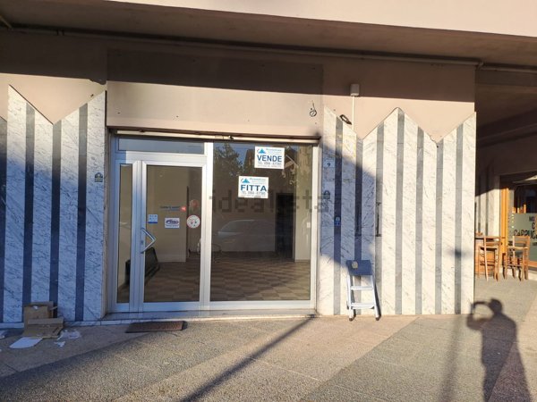 locale commerciale in vendita a Rende