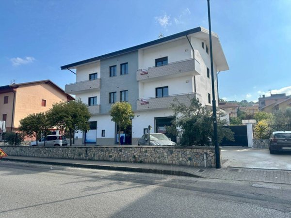 negozio in vendita a Rende