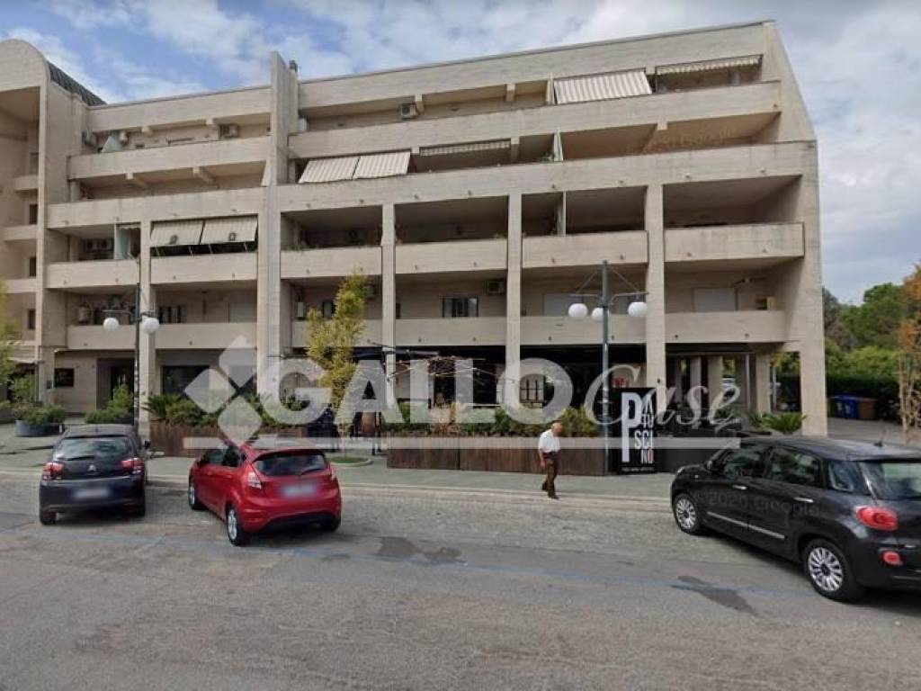 negozio in vendita a Rende in zona Quattromiglia