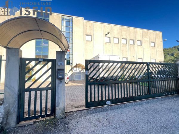 capannone in vendita a Rende