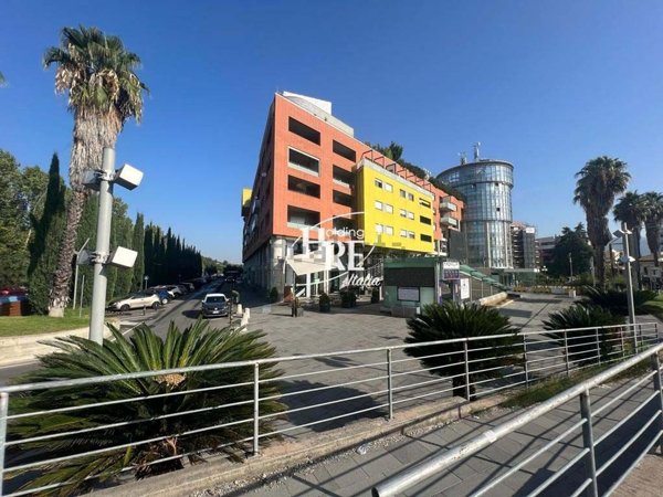 locale commerciale in vendita a Rende