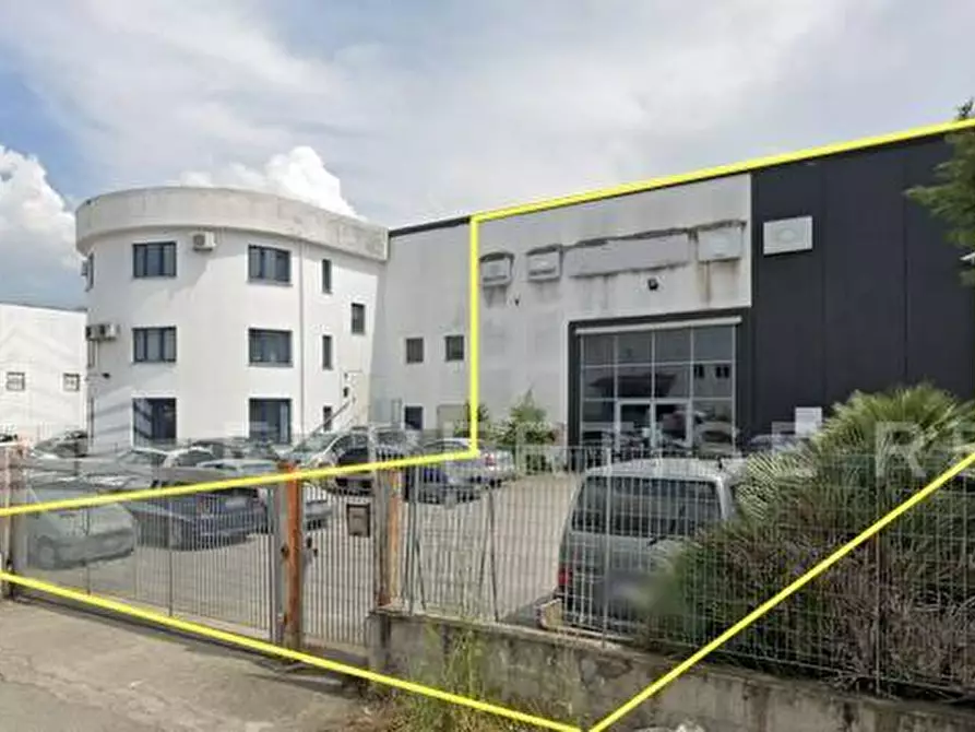 locale commerciale in vendita a Rende