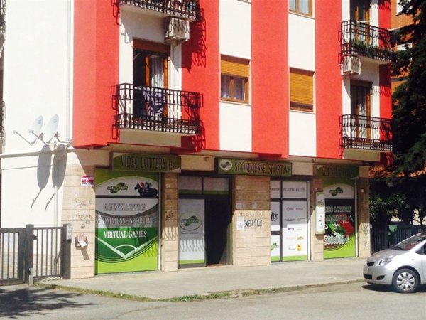 locale commerciale in vendita a Rende