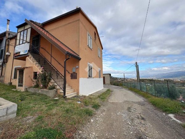 appartamento in vendita a Rende in zona Quattromiglia