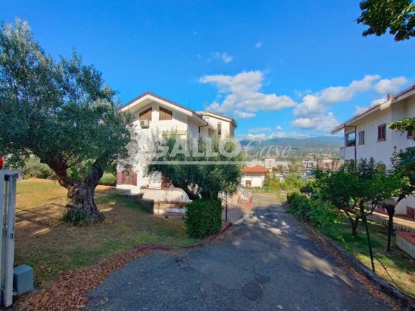 casa indipendente in vendita a Rende