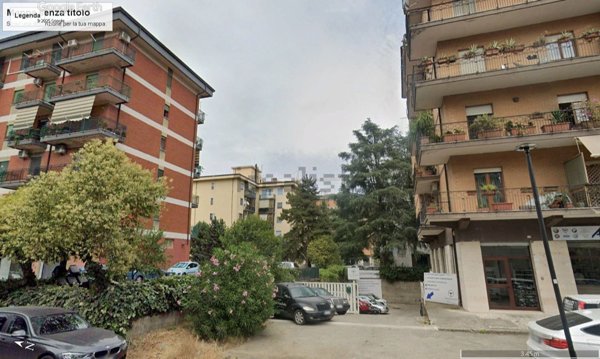 locale di sgombero in vendita a Rende