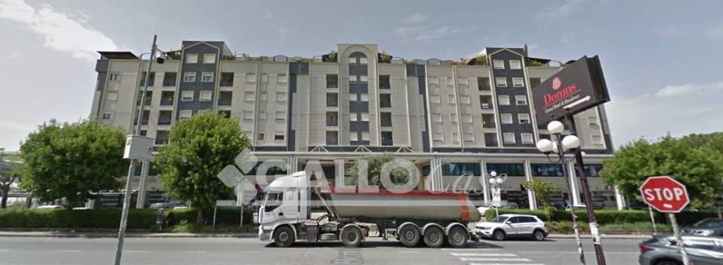negozio in vendita a Rende in zona Quattromiglia