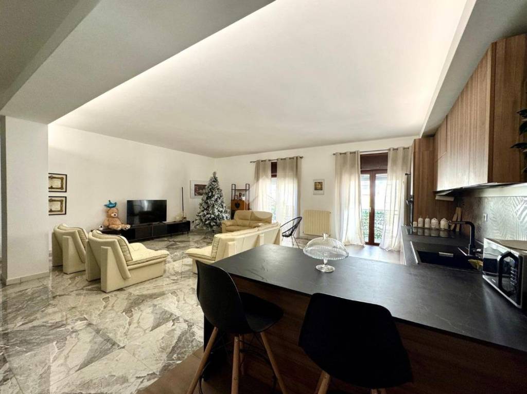 appartamento in vendita a Rende in zona Roges