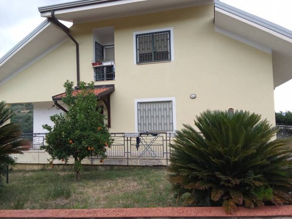 casa indipendente in vendita a Rende in zona Roges