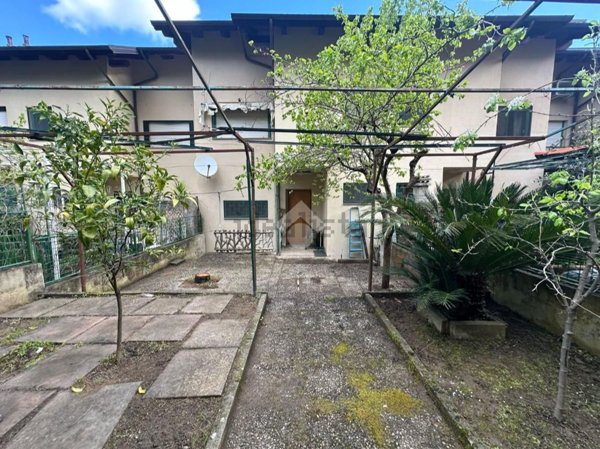 casa indipendente in vendita a Rende in zona Roges