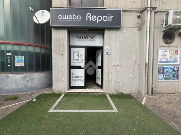 negozio in vendita a Rende in zona Roges