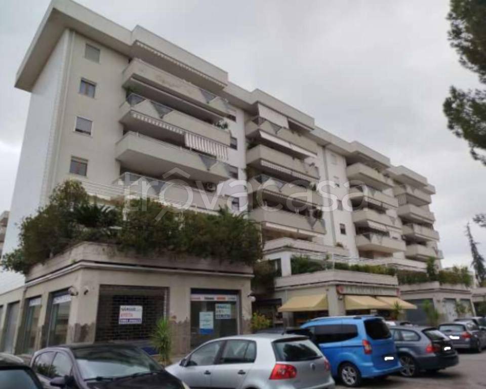 locale di sgombero in vendita a Rende in zona Quattromiglia