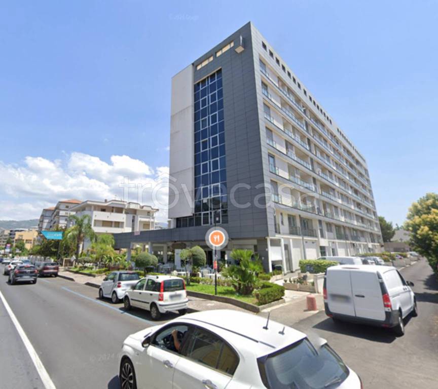 locale commerciale in vendita a Rende in zona Quattromiglia