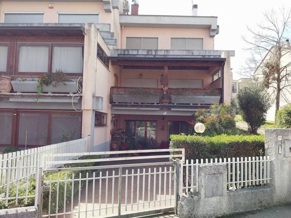 casa indipendente in vendita a Rende