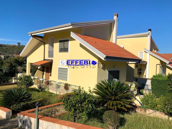 casa indipendente in vendita a Rende
