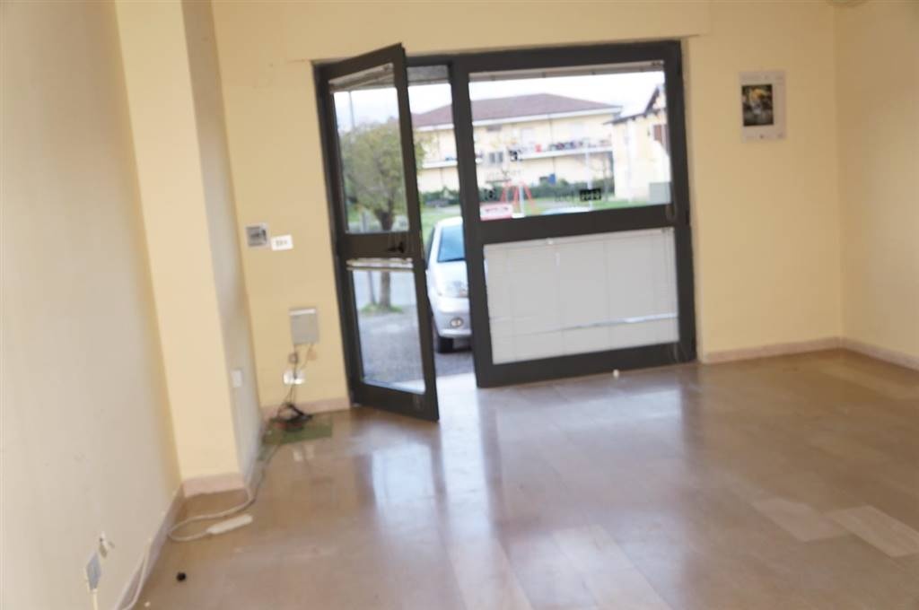 locale di sgombero in vendita a Rende