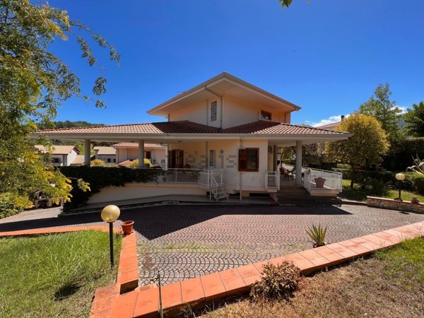 casa indipendente in vendita a Rende in zona Surdo