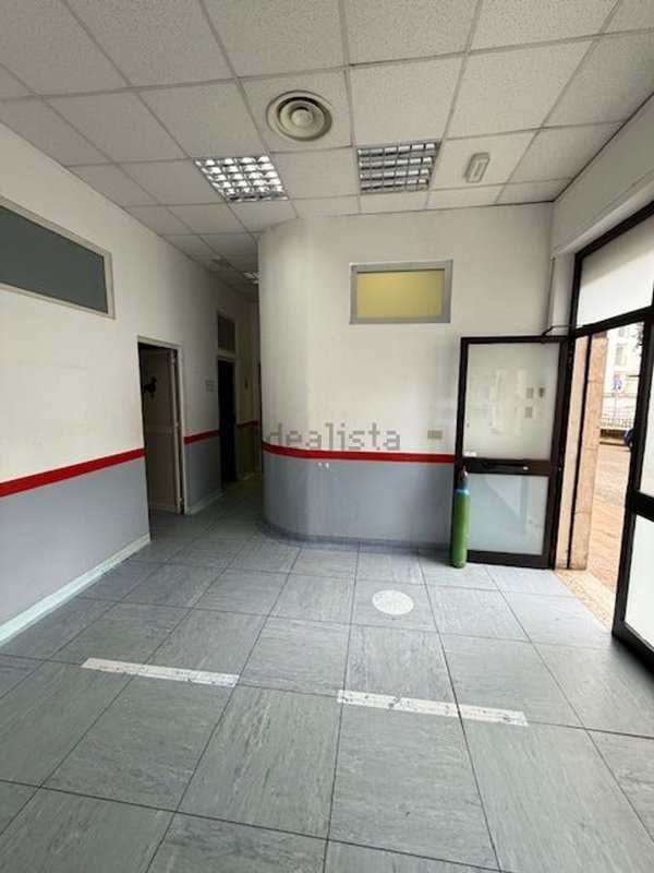 locale commerciale in vendita a Rende in zona Roges