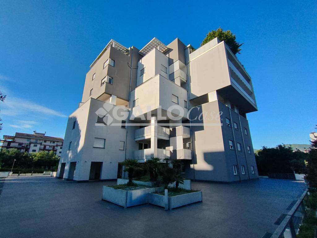 appartamento in vendita a Rende in zona Roges