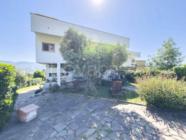 casa indipendente in vendita a Rende in zona Roges