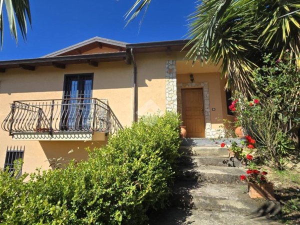 casa indipendente in vendita a Rende
