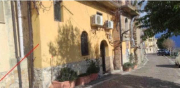 locale di sgombero in vendita a Rende