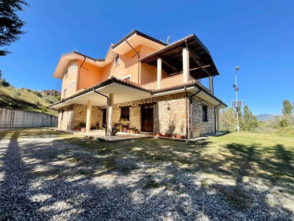 casa indipendente in vendita a Rende