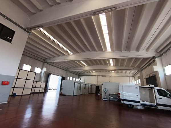 capannone in vendita a Rende