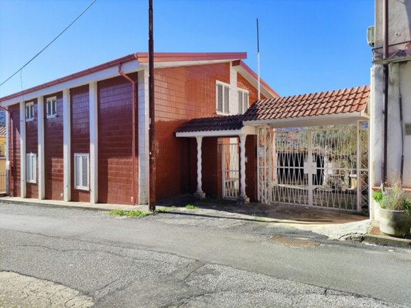 casa indipendente in vendita a Rende in zona Surdo