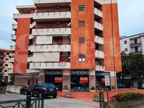 appartamento in vendita a Rende in zona Roges