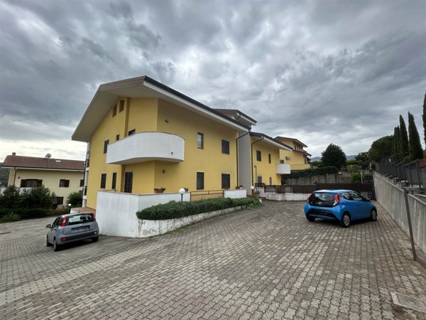 appartamento in vendita a Rende in zona Surdo
