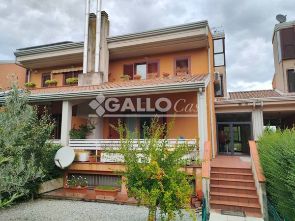 casa indipendente in vendita a Rende in zona Quattromiglia