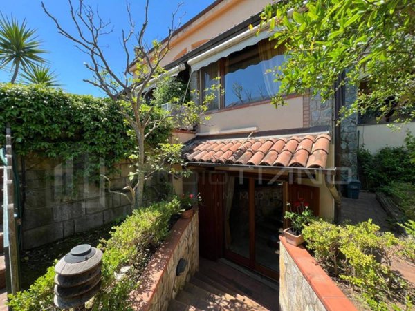 casa indipendente in vendita a Rende in zona Roges