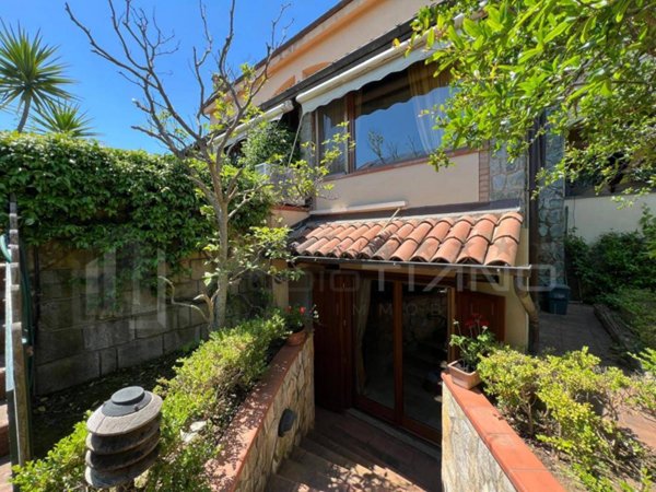 casa indipendente in vendita a Rende in zona Roges