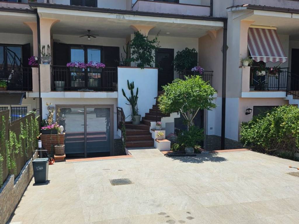casa indipendente in vendita a Rende in zona Quattromiglia