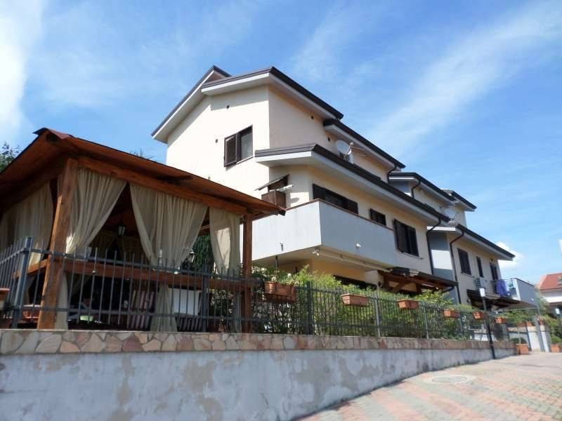 casa indipendente in vendita a Rende in zona Surdo
